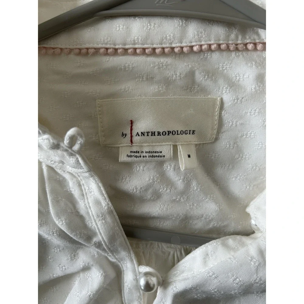Anthropologie M White Ruffle Blouse Pearl Button Coquette Cottagecore Top Chic